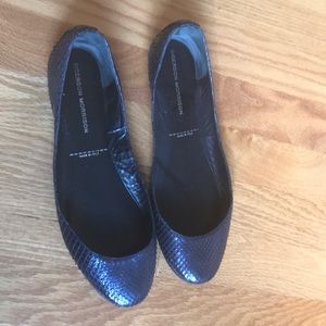 Sigerson Morrison snakeskin flats 8